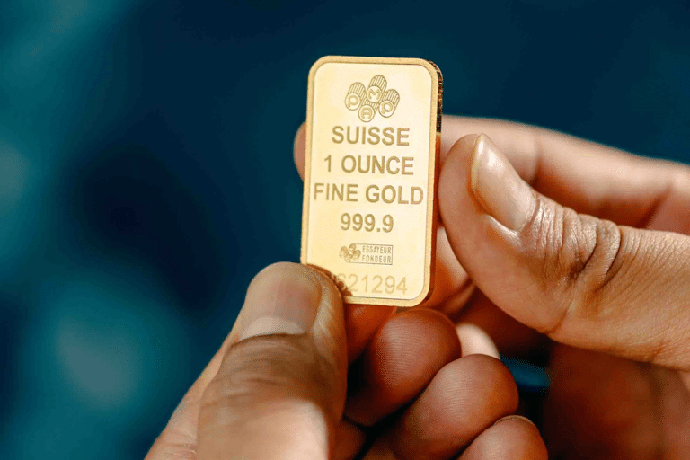 SKN | הזהב נסוג משיאים היסטוריים כאשר עוצמת הדולר מעצבת מחדש את סנטימנט השוק בטווח הקצר