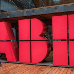 SKN | האם תוכנית הרכישה העצמית של ABB והחשיפה ל-AI יכולות להניע שנת שיא נוספת ב-2026?