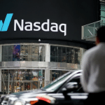 SKN | נאסד״ק 100 נסוג כאשר משקיעים נועלים רווחים סמוך לרמות שיא