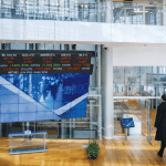 SKN | סגירת שוק ישראל: ירידות מתונות מסתירות חולשה מתמשכת כאשר מניות הביניים ממשיכות לפגר