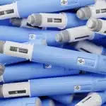 SKN | האם תרופות GLP-1 מורכבות משנות את שוק ההשמנה בארה״ב ומאלצות את פארמה הגדולה לחשב מסלול מחדש בתמחור?