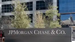 SKN | האם JPMorgan מהמרת ששוקי ההון הפרטיים יאפילו על חזרת ה־IPO?