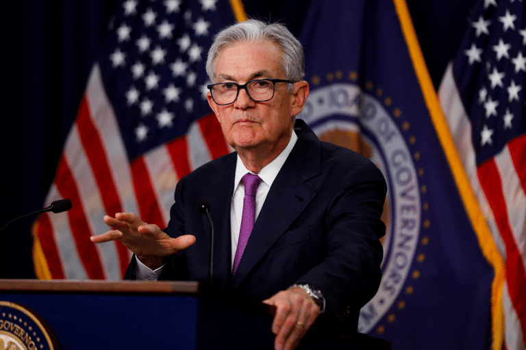 SKN | פאוול חושף פרטים על פרויקט פדרלי בהיקף 2.5 מיליארד דולר בפני סנאטורים, כאשר הביקורת על שקיפות הבנק המרכזי מתגברת