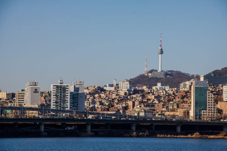 SKN | שווקי אסיה נפתחים בעליות ב-26 בפברואר כאשר הקוספי מוביל את העליות האזוריות