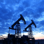 SKN | מחירי הנפט עולים על רקע שיבושי אספקה: נזקי סופה ועיכובים בקזחסטן מהדקים את השוק