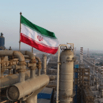 SKN | מחירי הנפט מתקנים חלק מההפסדים השבועיים עם חזרת סיכוני איראן לקראת מסחר סוף השבוע