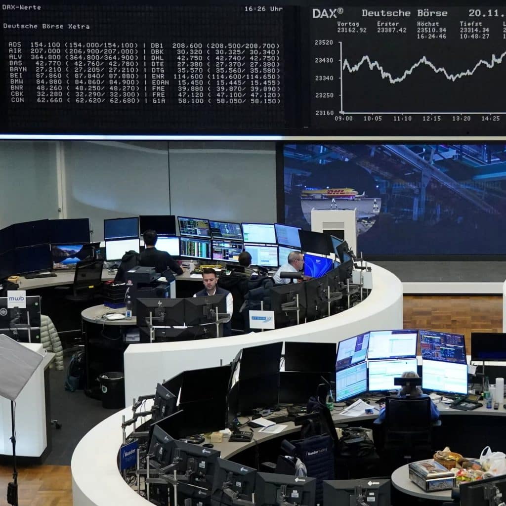 SKN | שווקי אירופה עוברים למסחר מעורב כאשר מניות בריטניה מתחזקות ומדדי גוש האירו נסוגים