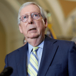 SKN | מ־5.38 דולר ל־17 סנט: מה קריסת המניה של הסנאטור מקונל ב־97% חושפת על סיכון וגילוי נאות