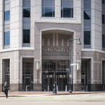 SKN | קרן הסקטור הפיננסי ננעלת כמעט ללא שינוי כאשר הבנקים מעכלים ריביות, דוחות ומסרי מדיניות