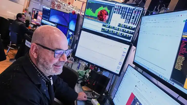 SKN | חוזי מניות בארה״ב נחלשים כאשר המשקיעים מתכוננים לדוחות הבנקים ולנתוני אינפלציה מרכזיים