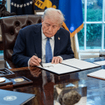 SKN | טראמפ דוחה הטלת מכסים על מינרלים קריטיים לאחר פתיחת בדיקת סחר — הפסקה אסטרטגית או איפוס טקטי?