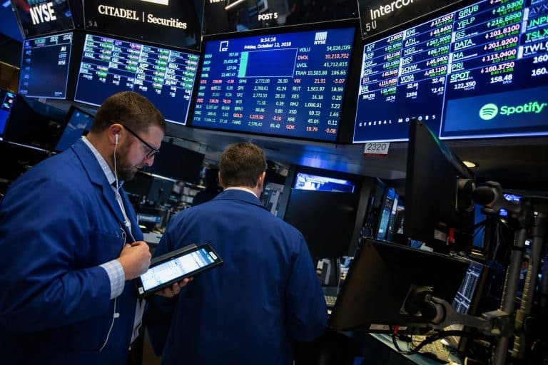 SKN | שווקי ארה״ב ננעלו במגמה מעורבת כאשר התנודתיות עולה והמשקיעים הופכים סלקטיביים