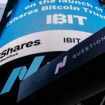 SKN | האם הקרן iShares Bitcoin Trust של BlackRock (IBIT) משנה את הגישה המוסדית לביטקוין?