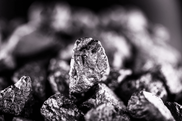 SKN | קרן הסל Global X Silver Miners ETF ‏(SIL): כיצד חשיפה מנייתית לכסף מעצבת את הנרטיב בשווקי הסחורות