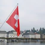 SKN | חוסן או קיפאון? ניתוח ביצועי מניות הביניים בשווייץ עם פתיחת 2026