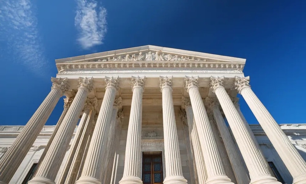 SKN | האם פסיקת בית המשפט העליון עלולה להצית זעזוע החזרי מכסים של 150 מיליארד דולר ליבואנים גלובליים?