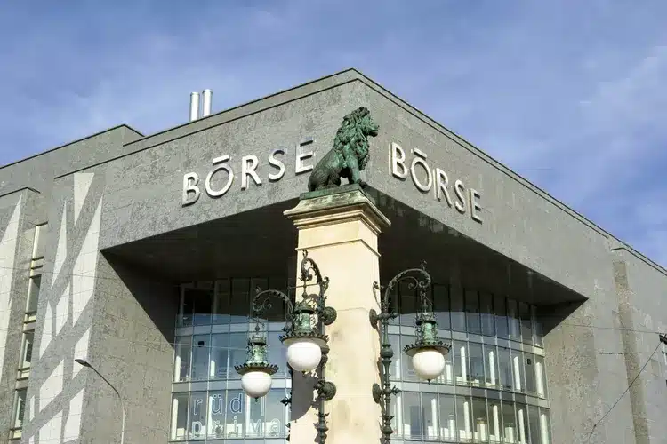 SKN | מדד SMI בשיא היסטורי: האם השוק השווייצרי יוכל לשמור על המומנטום השורי?