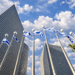 SKN | סיכום שווקי ישראל היום, 12 בפברואר 2026: המניות מזנקות בחדות כאשר מניות ערך ובנקים מובילים חידוש במומנטום החיובי