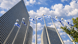 SKN | סיכום שווקי ישראל היום, 12 בפברואר 2026: המניות מזנקות בחדות כאשר מניות ערך ובנקים מובילים חידוש במומנטום החיובי