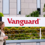 SKN | הכנסה גבוהה יותר מאג”ח או יציבות הון מוגברת: האם משקיעים צריכים לבחור ב-VCSH או ב-BSV?