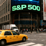 SKN | ה-S&P 500 מזנק לאחר שבית המשפט העליון חוסם את מכסי טראמפ: האם ראלי חדש מתהווה?