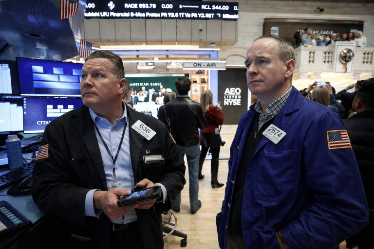 SKN | האם “עסקת הבהלה מ-AI” מגדירה מחדש את הנהגת השוק מעבר לענקיות הטכנולוגיה?