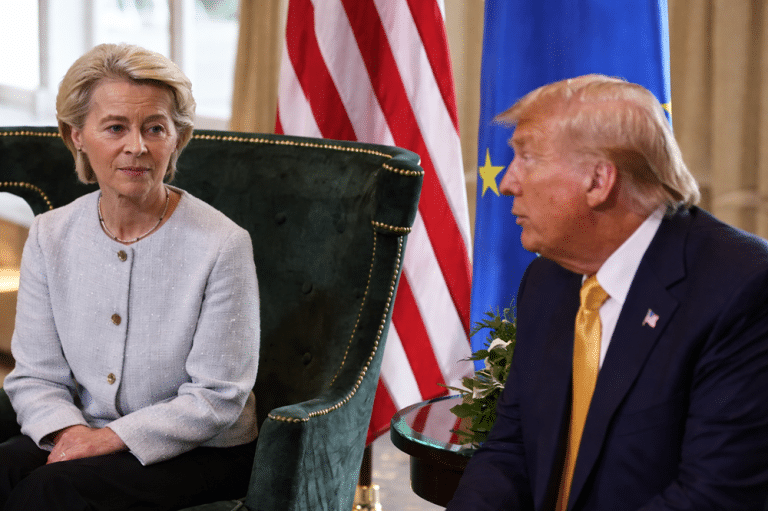 SKN | האם הסלמת המכסים של טראמפ עלולה לשבש את שיווי המשקל המסחרי בין האיחוד האירופי לארה״ב ולהאט את כלכלת אירופה?