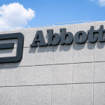 SKN | האם מניית Abbott Laboratories מפגרת אחרי הנאסד״ק — או מתכוננת לקאמבק?