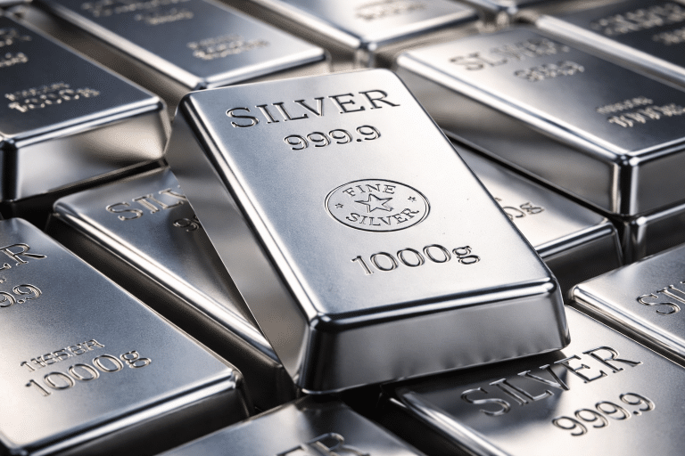 SKN | האם הזיגזג האלים בכסף חושף שבריריות מבנית בשווקי המתכות היקרות?