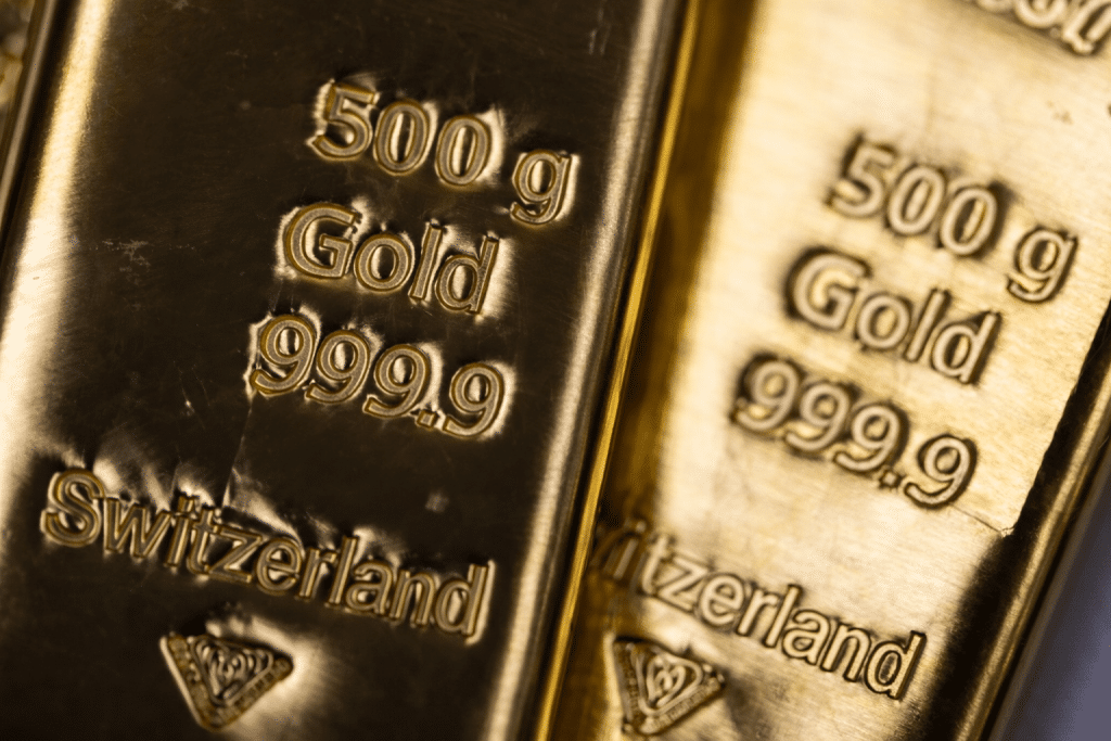 SKN | הזהב חוזר מעל 5,000 דולר: האם מסלול הריבית של הפד הוא הזרז הבא למתכת היקרה?