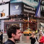 SKN | מניית CoreWeave מזנקת לקראת הדוחות: האם צמיחת תשתיות ה-AI מצדיקה את השווי?