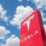 SKN | האם טסלה מאבדת את אחיזתה באירופה כאשר פולקסווגן כובשת את כתר ה-EV?