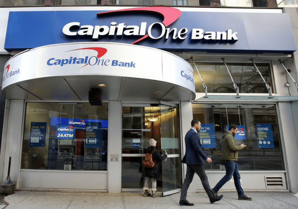 SKN | האם הפחתה של 17% באחזקות בעלי עניין בקפיטל וואן מאותתת על זהירות למשקיעים?