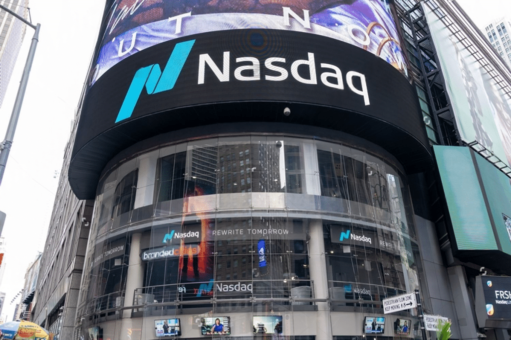 SKN | מדד Nasdaq Composite מאריך את העליות ב-17 בפברואר – האם מומנטום הטכנולוגיה ידחוף לשיאים חדשים?