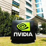 SKN | שותפה של Nvidia מזנקת לאחר עקיפת תחזיות ברווחים כאשר ביקוש ל-AI מאותת על מומנטום לתוך 2026