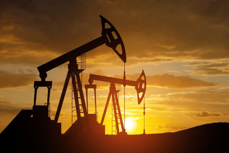 SKN | מחירי הנפט נשארים יציבים כאשר המתיחות בין ארה״ב לאיראן תומכת בחוסן השווקי