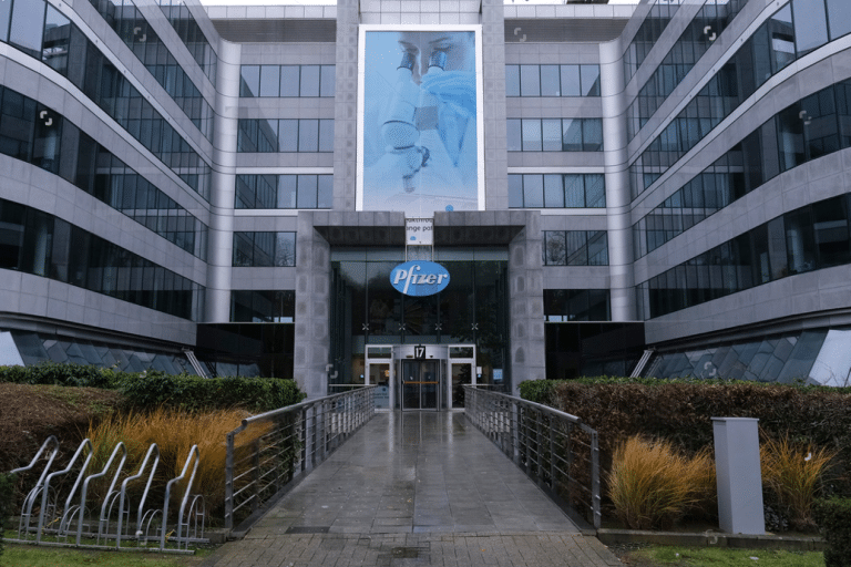 SKN | מניית פייזר נחלשת בעוד Zepbound של אלי לילי מחזקת את מעמדה ככוח המוביל בתחום הירידה במשקל