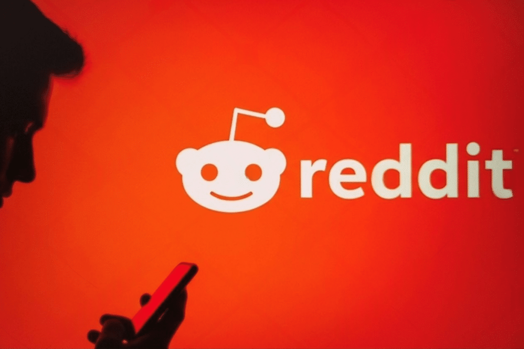 SKN | מניית Reddit נחלשת לאחר דוח חזק כאשר השווקים מטילים ספק במסלול הצמיחה למרות רכישה עצמית של מיליארד דולר