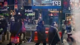 SKN | ריבאונד של טריליון דולר במדד S&P 500 מביא הקלה — אך מעט ביטחון לוול סטריט