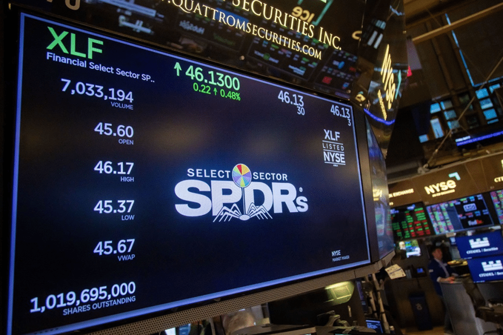 SKN | קרן Energy Select Sector SPDR (XLE): מדד מוביל לענקיות הנפט האמריקאיות בשוק אנרגיה תנודתי?