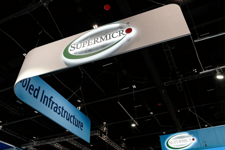 SKN | משרתי AI ועד מסעדות מהירות-קז’ואל: מה מאותתות קריאות אנליסטים מובילים לגבי Super Micro, Chipotle ו-Five Below