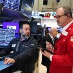 SKN | מניות ארה”ב יורדות כאשר הנאסד”ק מוביל את הירידות בעוד הדולר והוולאטיליות מטפסים