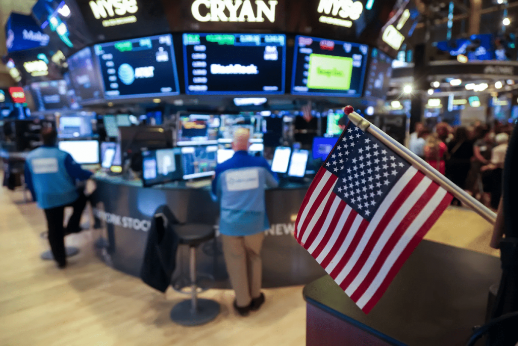 SKN | שווקי ארה״ב צונחים ב־5 בפברואר 2026 כאשר התנודתיות מתפרצת וסנטימנט ה־Risk-Off מעמיק