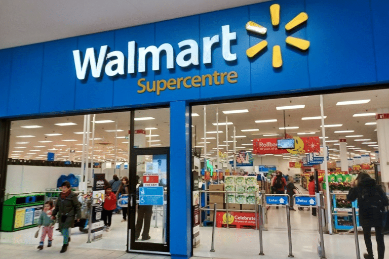 SKN | Walmart מצטרפת למועדון הטריליון דולר כאשר טכנולוגיה וצרכנים מחפשי ערך מניעים את המומנטום