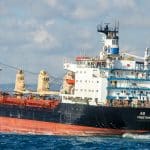 SKN | מחיר הנפט מתייצב סביב 69$: האם “פרמיות מלחמה” גיאופוליטיות יכולות להתעלם מעודף ההיצע הצפוי ב-2026?