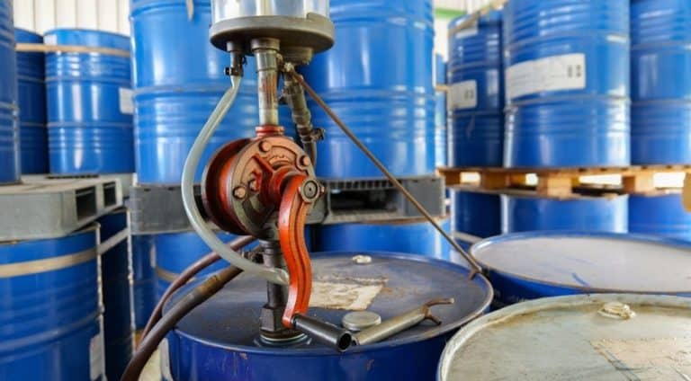 SKN | האם הנפט עלול לזנק ב-15 דולר לחבית אם המתיחות בין ארה”ב לאיראן תעבור מדיבורים למעשים?