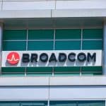 SKN | מניית ברודקום מזנקת כאשר המנכ”ל הוק טאן צופה הכנסות AI מעל 100 מיליארד דולר