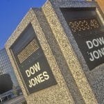 SKN | הדאו יורד ביותר מ־600 נקודות כאשר זינוק במחירי הנפט מחזיר חששות שוק סביב מלחמת איראן