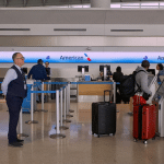 SKN | מניית American Airlines (AAL) עולה במתינות — פוטנציאל התאוששות או לחץ מבני על מניות התעופה?