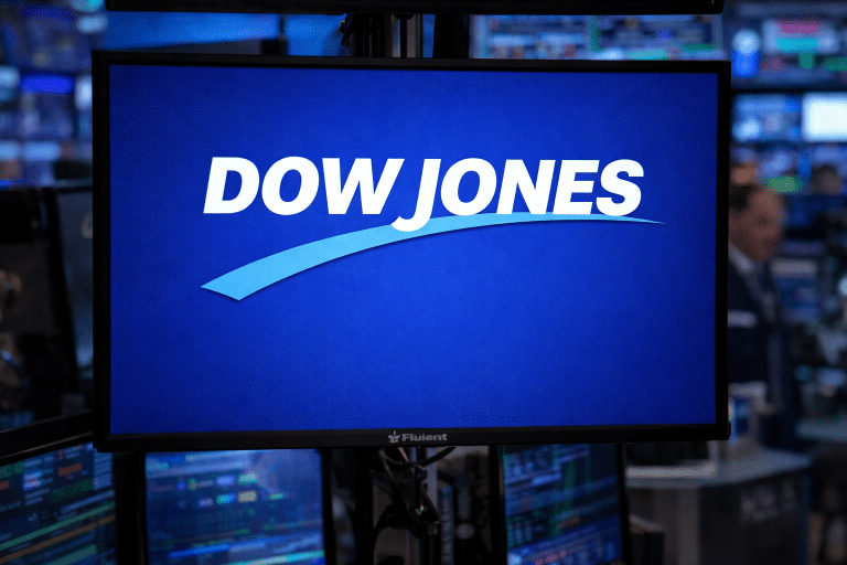 SKN | הדאו מתאושש לאחר תנודה של 900 נקודות — האם דבריו של טראמפ על איראן הרגיעו את הנפט ואת השווקים?